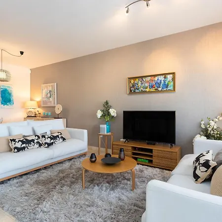 Hoyo 19 Luxury Apartment Estepona